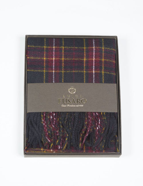 Scarf with tartan pattern fringes