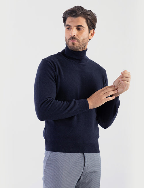 Basic turtleneck in merino wool