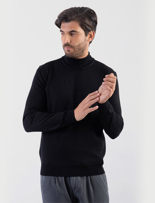 Basic turtleneck in merino wool