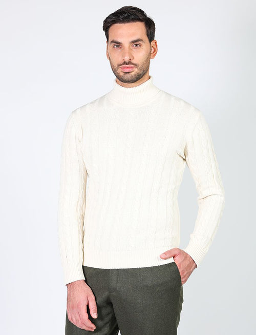 Cable knit turtleneck in cotton and wool