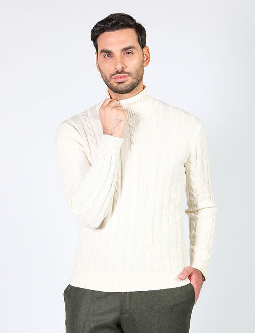 Cable knit turtleneck in cotton and wool