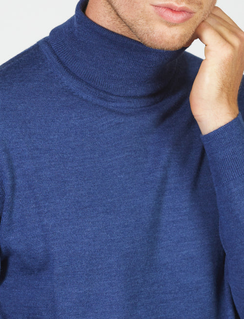 Basic turtleneck in merino wool