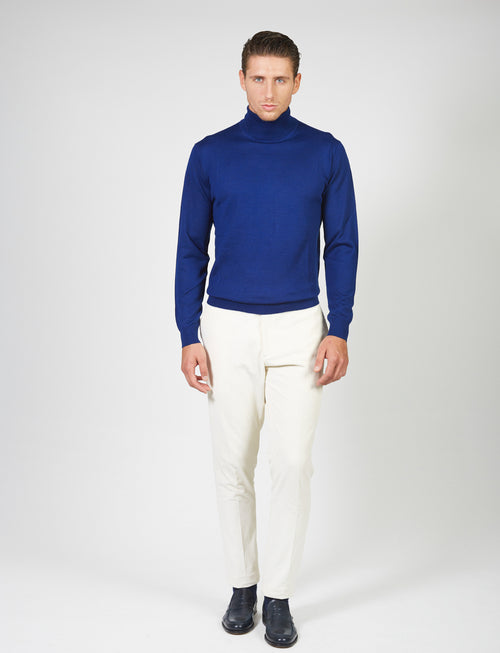 Basic turtleneck in merino wool