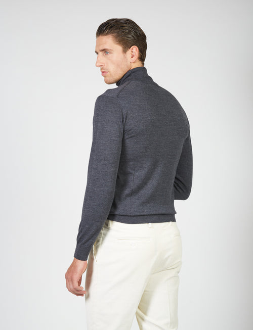 Basic turtleneck in merino wool