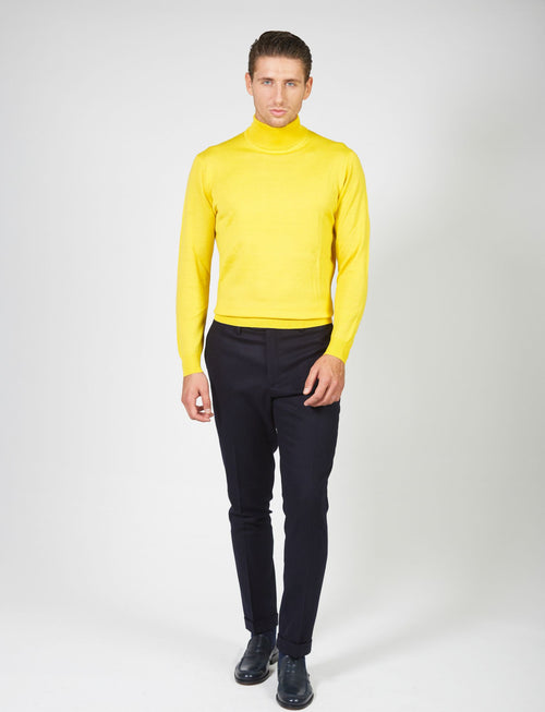 Basic turtleneck in merino wool