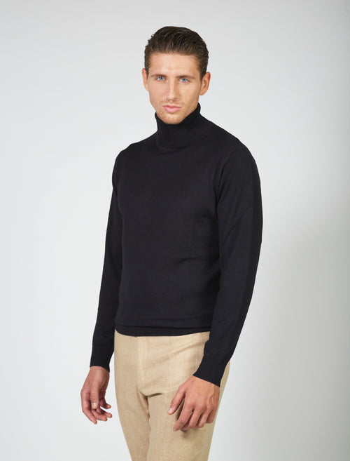 Basic turtleneck in merino wool