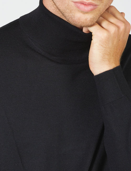 Basic turtleneck in merino wool