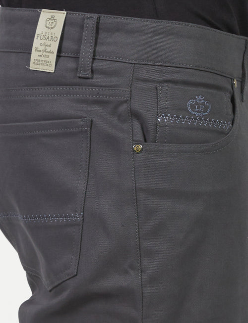 Five-pocket trousers in twill