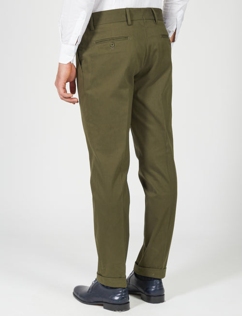 Trousers with pleats in satin fabric