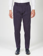 Trousers with pleats in satin fabric