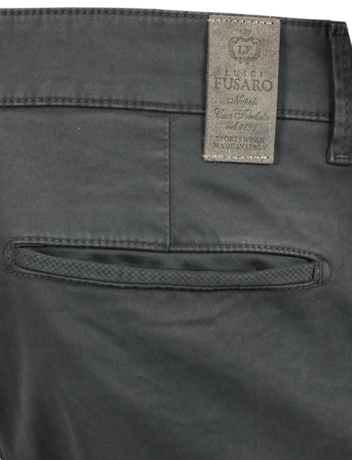 Pantalone chino in raso di cotone stretch