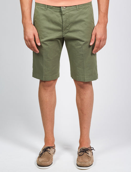 Solid color Bermuda shorts in cotton