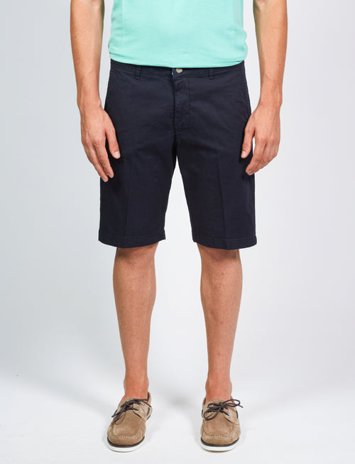 Solid color Bermuda shorts in cotton