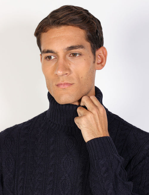 Wool turtleneck with diamonds and braids 