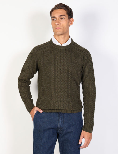 Crewneck sweater with diamonds and wool cables 