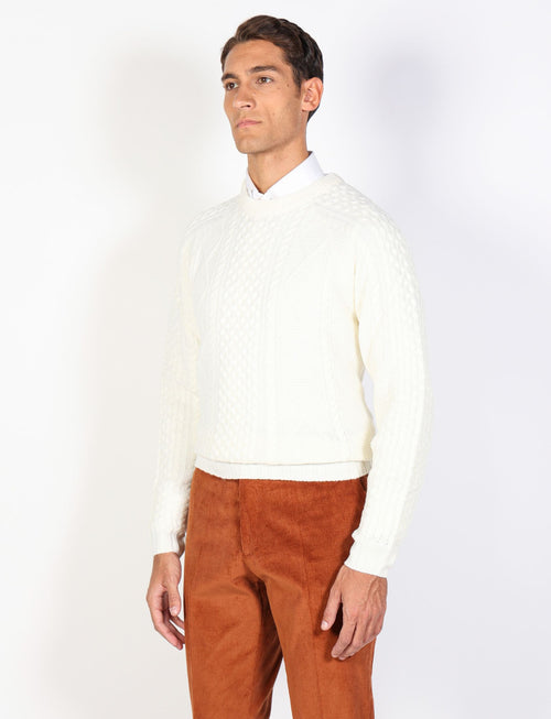 Crewneck sweater with diamonds and wool cables 