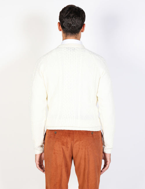 Crewneck sweater with diamonds and wool cables 