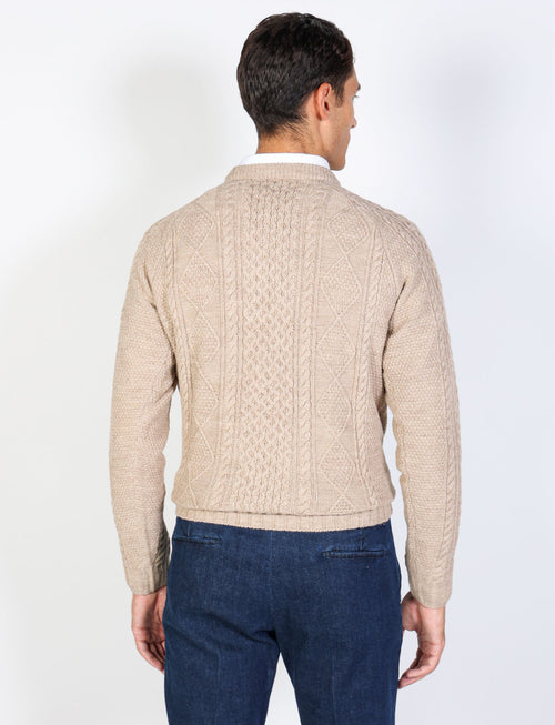 Crewneck sweater with diamonds and wool cables 