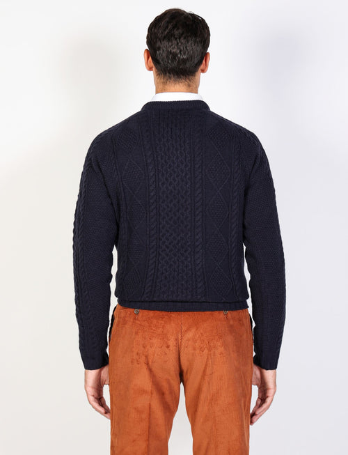 Crewneck sweater with diamonds and wool cables 