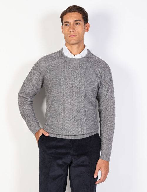 Crewneck sweater with diamonds and wool cables 