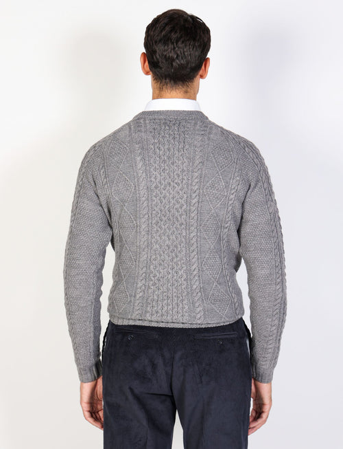 Crewneck sweater with diamonds and wool cables 