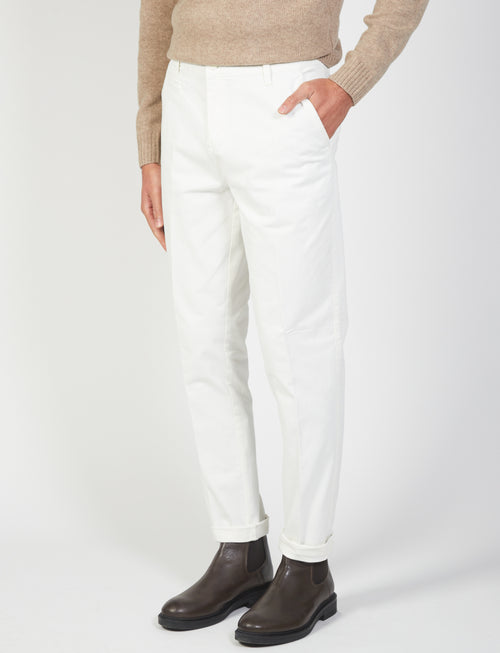 Pantaloni basici in tessuto twill