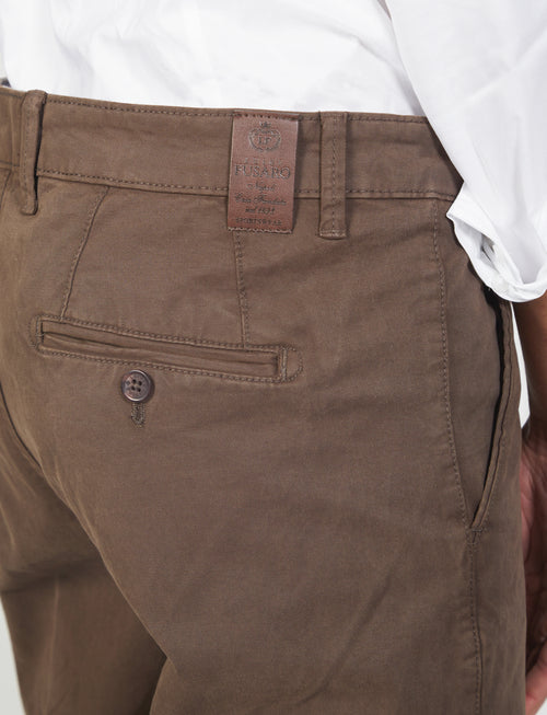 Pantaloni basici in tessuto twill