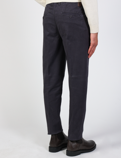 Pantaloni basici in tessuto twill