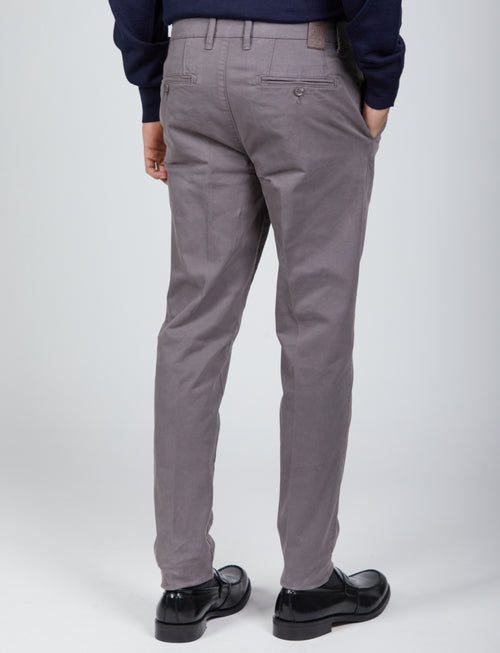 Pantaloni basici in tessuto twill