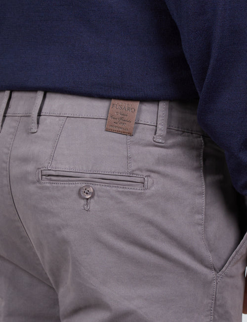 Pantaloni basici in tessuto twill